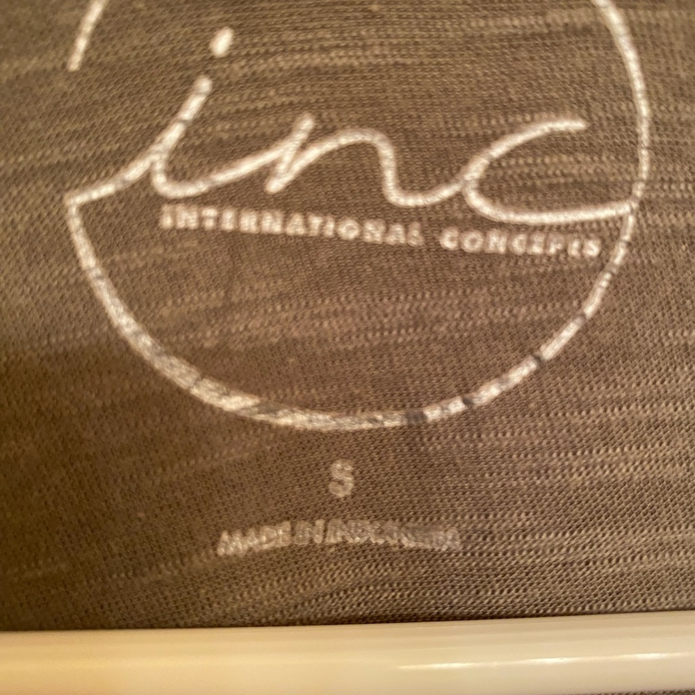 10/10$ Bundle 10 (4-5$) items for a 10$ offer. INC International Concepts Shirt. - Picture 4 of 5